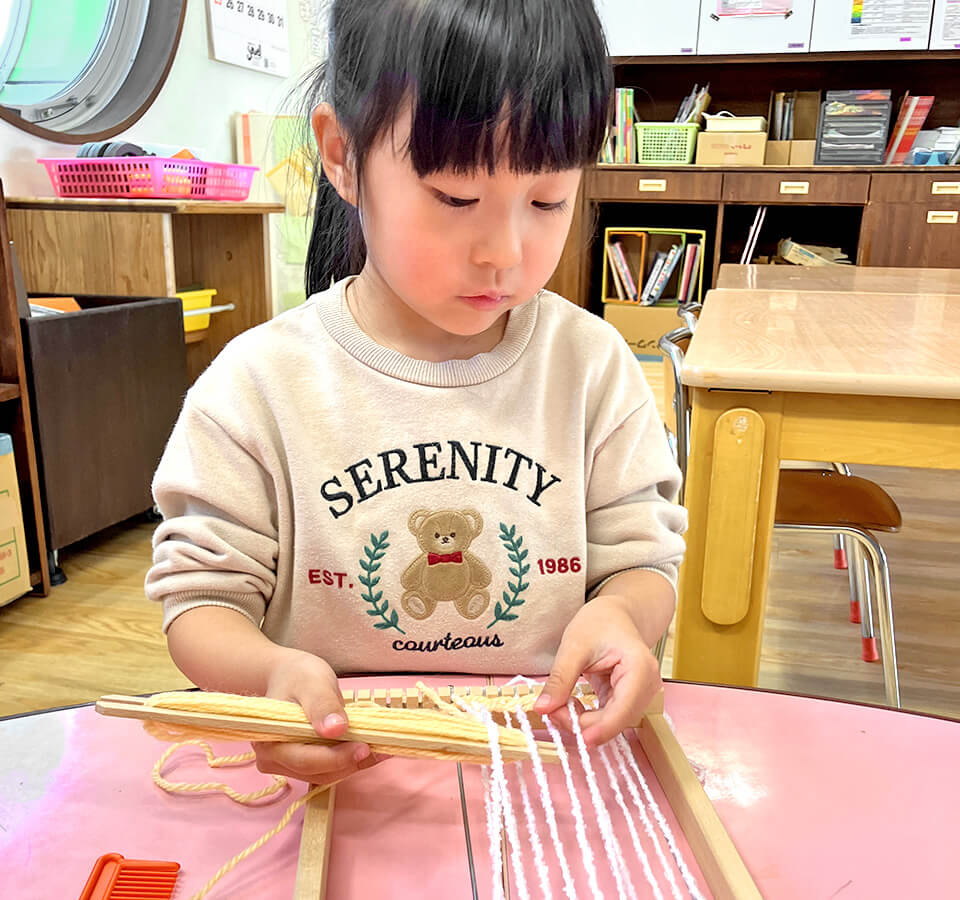 2026年1月 SuruSu祝昌こども園 編み物の様子