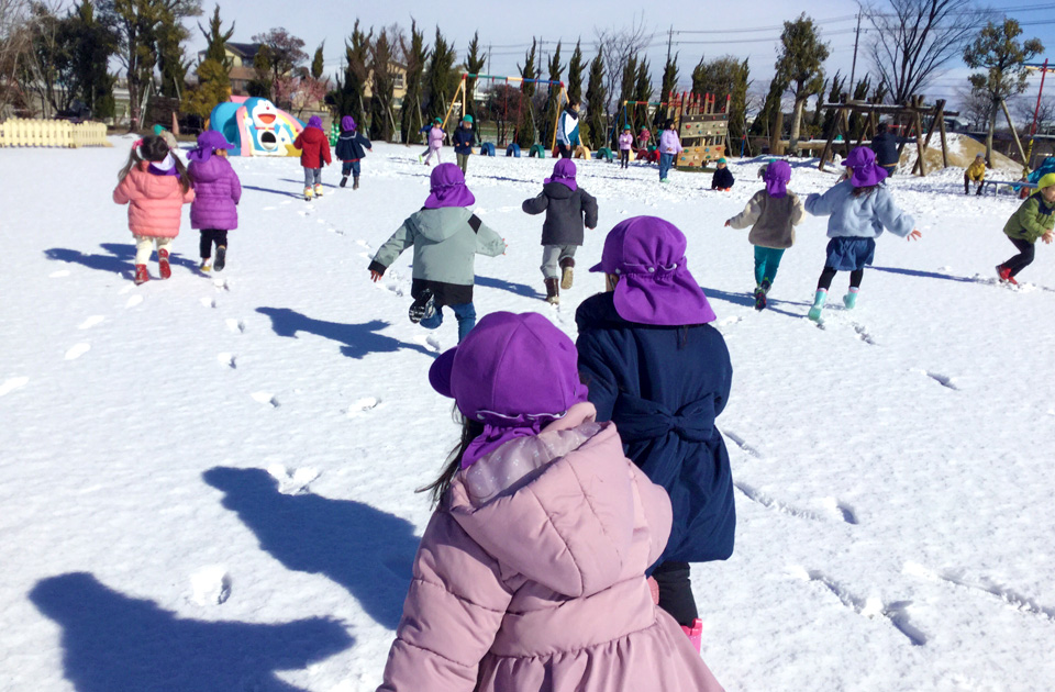 祝昌第二保育園 雪遊びの様子 2022年2月